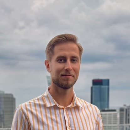 Marcin Osucha, twórca qvalti